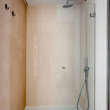 Private In Baixa With Private Bathroom Проживание в семье *
